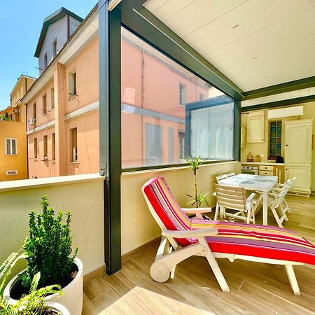 Pescara Centro Silenzioso E Confortevole Con Terrazzo Bioclimatico A 2 Minuti Dal Mare المظهر الخارجي الصورة
